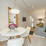 Stylish Flat By Hosty Daire Porto