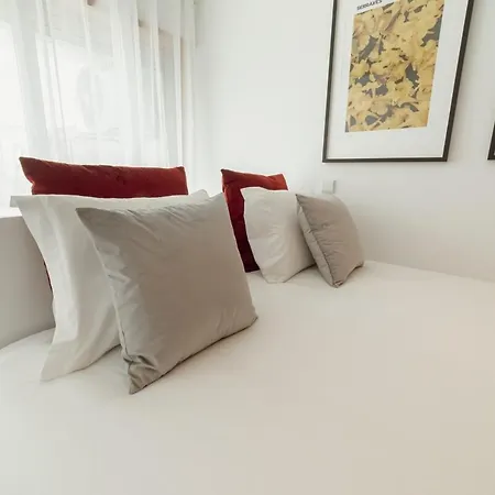 Stylish Flat By Hosty