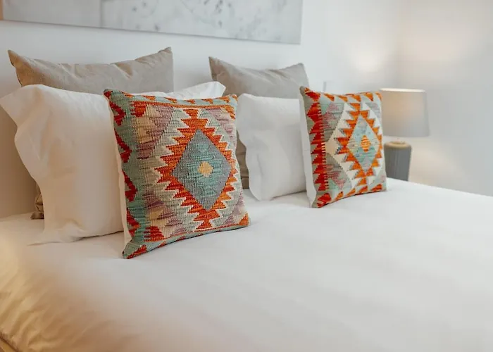 Stylish Flat By Hosty Apartamento