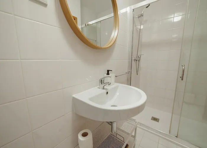 Stylish Flat By Hosty