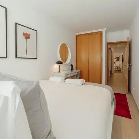 Stylish Flat By Hosty