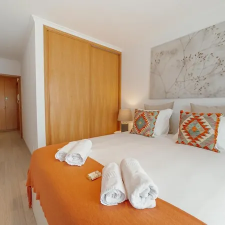 Stylish Flat By Hosty